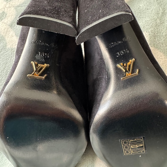 Louis Vuttion Suede Mule - Picture 2 of 5